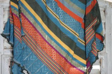 Invero Dreiecktuch Kyra Harmony, reine Merinowolle extrafein